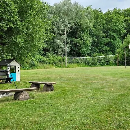 Dom Letniskowy Sadecczyzna Holiday home *